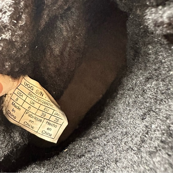 UGG Women's Black Patterned Winter Boots - Picture 8 of 8